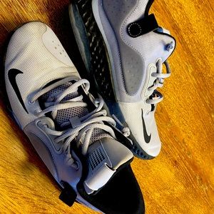 KD Trey 5 Mens size 8 black & grey